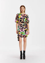 Cargar imagen en el visor de la galería, Vestido drapeado estampado ESSENTIEL