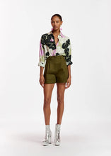 Cargar imagen en el visor de la galería, Short pinzas ESSENTIEL