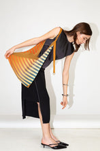 Cargar imagen en el visor de la galería, Bolso plisado Claudia MULTITUDES