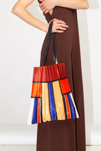 Cargar imagen en el visor de la galería, Bolso tote plisado MULTITUDES