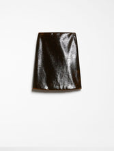 Cargar imagen en el visor de la galería, Falda corta charol SPORTMAX