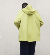 Cargar imagen en el visor de la galería, 🆕Impermeable capucha ECOALF