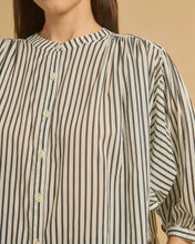Cargar imagen en el visor de la galería, Camisa globo listas DIEGA
