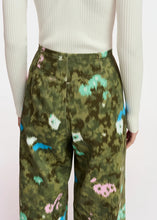 Cargar imagen en el visor de la galería, Pantalón estampado ESSENTIEL
