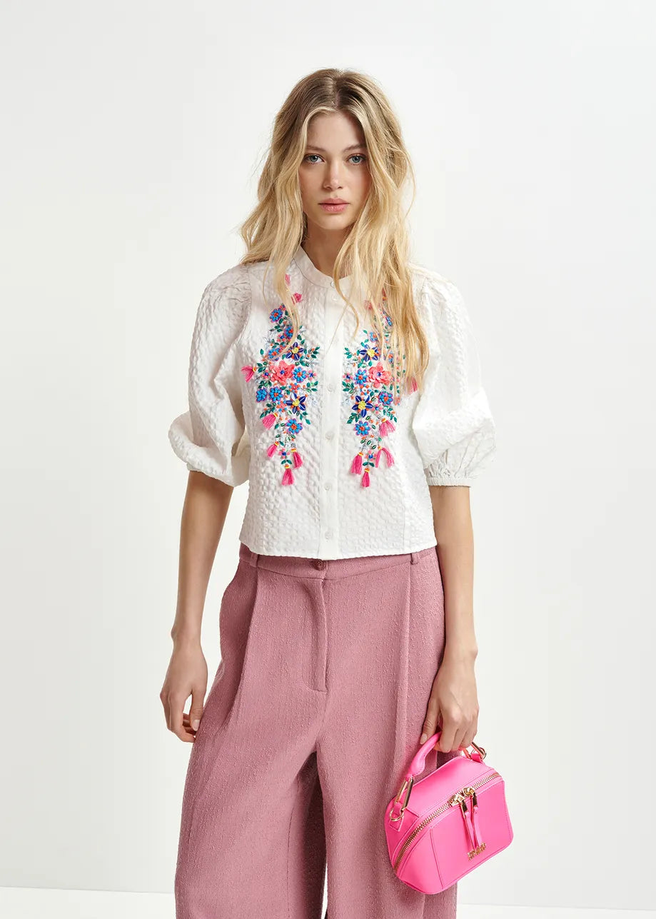 🆕 Blusa bordada ESSENTIEL