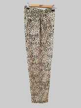 Cargar imagen en el visor de la galería, 🆕Pantalón animal print SIXSOEURS
