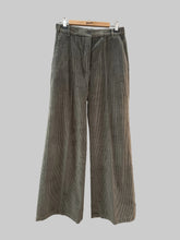 Cargar imagen en el visor de la galería, 🆕Pantalones pana DIEGA
