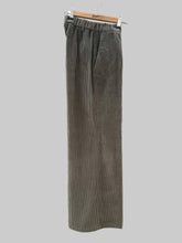Cargar imagen en el visor de la galería, 🆕Pantalones pana DIEGA
