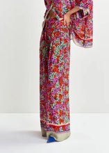 Cargar imagen en el visor de la galería, Pantalón fluido floral ESSENTIEL

