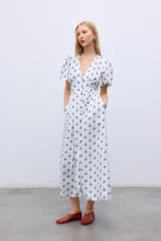 Cargar imagen en el visor de la galería, 🆕Vestido botones florecitas THE NEW SOCIETY
