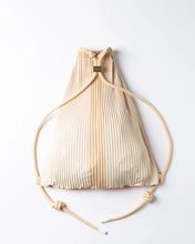 Cargar imagen en el visor de la galería, 🆕Mochila plisada MULTITUDES
