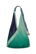 Cargar imagen en el visor de la galería, Bolso plisado MULTITUDES
