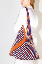 Cargar imagen en el visor de la galería, Bolso plisado MULTITUDES
