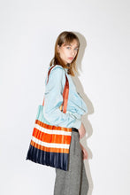 Cargar imagen en el visor de la galería, Bolso tote MULTITUDES
