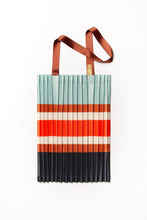 Cargar imagen en el visor de la galería, Bolso tote MULTITUDES

