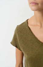 Cargar imagen en el visor de la galería, Camiseta pico AMERICAN VINTAGE
