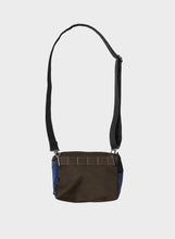 Cargar imagen en el visor de la galería, Riñonera /bolso pequeño SUSAN BIJL

