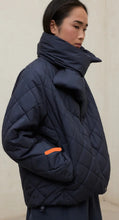 Cargar imagen en el visor de la galería, 🆕Chaqueta reversible bufanda ECOALF
