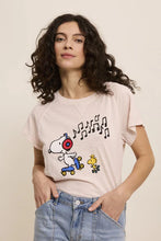 Cargar imagen en el visor de la galería, Camiseta SNOOPY patinador FIVE
