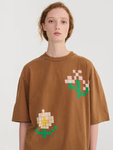 Cargar imagen en el visor de la galería, 🆕Camiseta flores pixeladas  BOBO CHOSES
