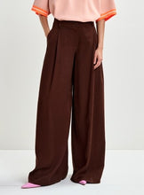 Cargar imagen en el visor de la galería, Pantalón pinzas ESSENTIEL
