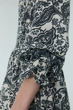 Cargar imagen en el visor de la galería, Vestido largo estampado THE NEW  SOCIETY
