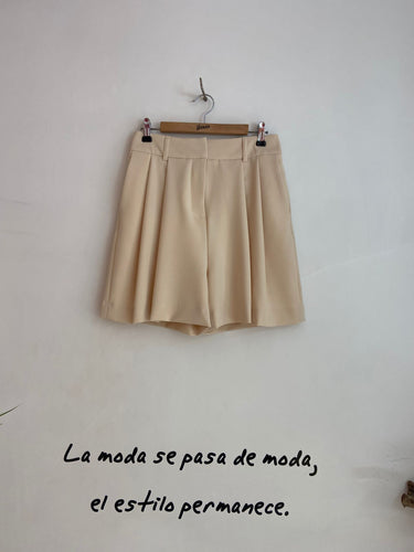 Bermudas corta pinzas beige de SAMSOE SAMSOE - La Tienda de Henar