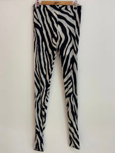 Cargar imagen en el visor de la galería, Leggins cebra SPORTMAX - La Tienda de Henar
