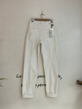 Cargar imagen en el visor de la galería, Pantalón 5 bolsillos blanco de FIVE5 - La Tienda de Henar

